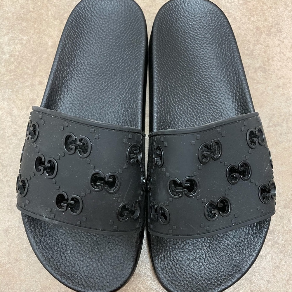Women’s Gucci slides